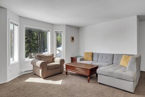 تلفزيون ذكي، مدفأة، ألعاب فيديو