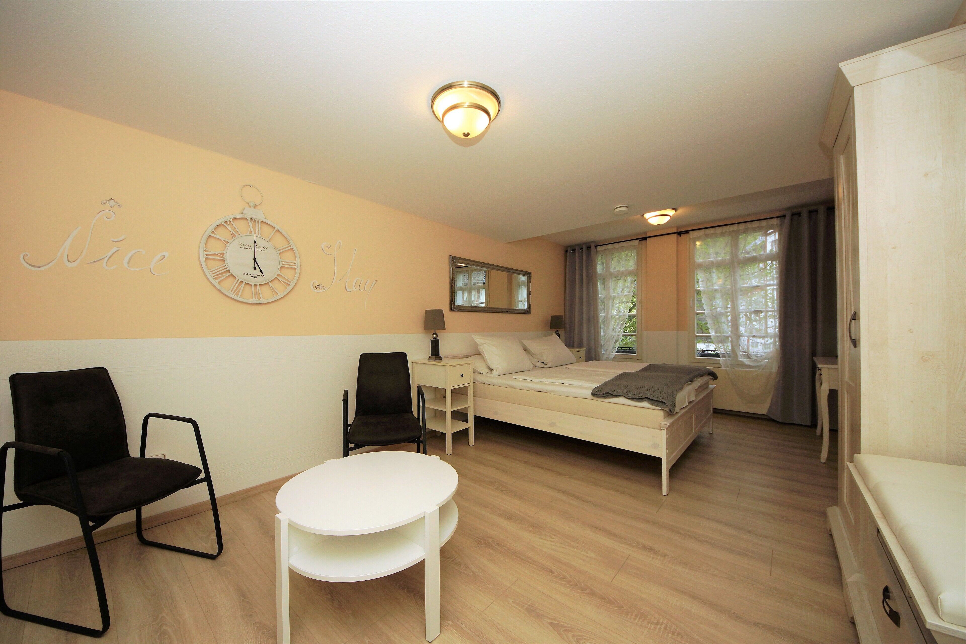 Comfort-Doppelzimmer | Allergikerbettwaren, individuell dekoriert, individuell eingerichtet