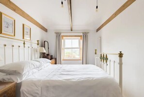 3 chambres, fer et planche à repasser, Wi-Fi gratuit, draps fournis