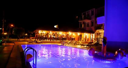 Akin Apart and Hotel