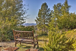 Property grounds - Balcony & Scenic View: Sonora Hideaway! (Sonora)