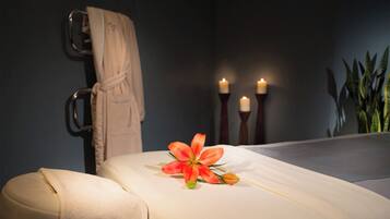 7 bedrooms, free WiFi, bed sheets, wheelchair access