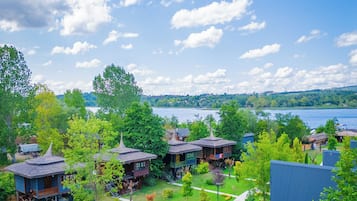 Executive Duplex, 1 Queen Bed with Sofa bed, Hot Tub, Lakeside | Premium bedding, memory foam beds, minibar, individually decorated