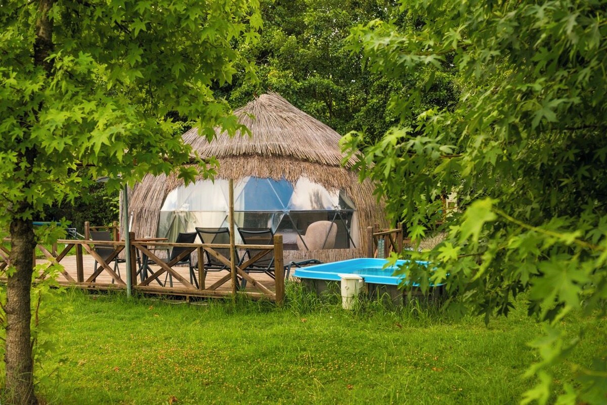 Deluxe Dome House | Sengetøy av topp kvalitet, memory foam-senger, minibar og lydisolert