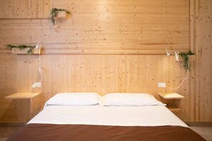 Habitación clásica | Edredones de plumas, decoración individual, mobiliario individual