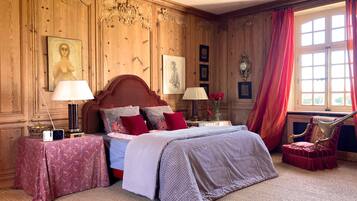 4 slaapkamers, een strijkplank/strijkijzer, wifi, beddengoed