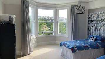 4 Schlafzimmer, BĂŒgeleisen/BĂŒgelbrett, Reisekinderbett, kostenloses WLAN