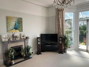 Smart TV, DVD player, books, music library