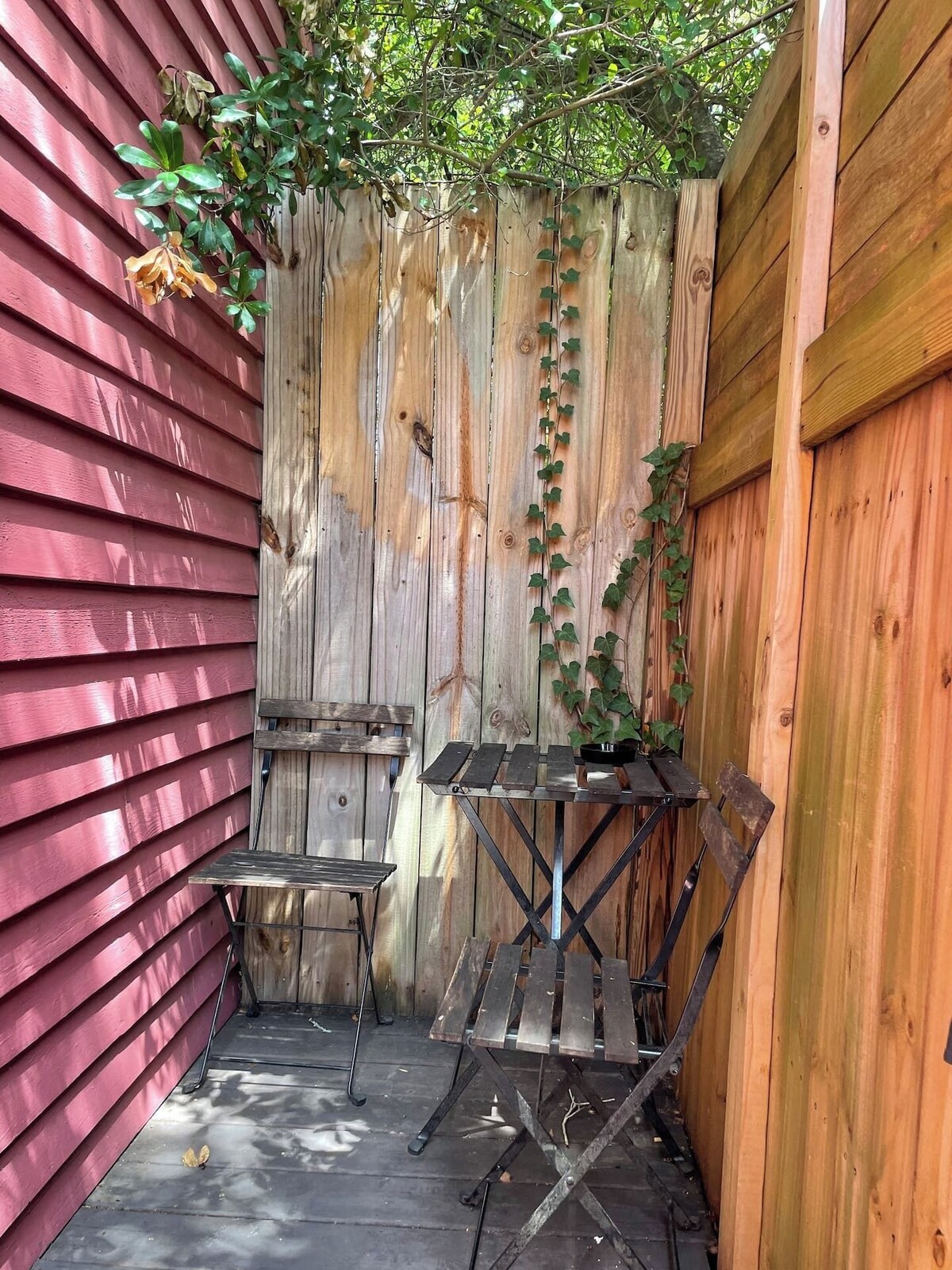 Photo 4 of Private Entrance, walking distance to St George with many tourist attractions