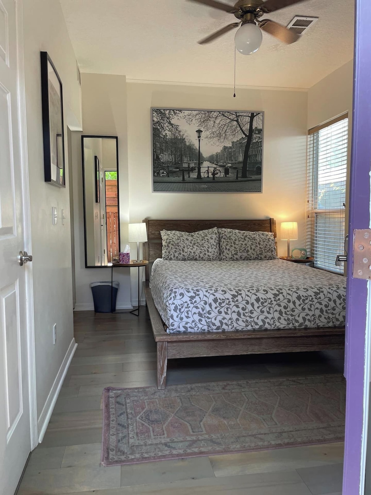 Private Entrance, walking distance to St George with many tourist attractions