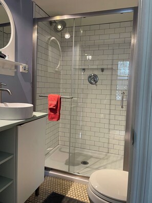 Hårføner og håndklær
