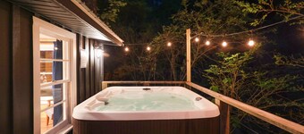 Walk-to-Downtown Retreat | Creekside + Hot Tub