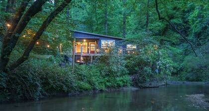 Walk-to-Downtown Retreat | Creekside + Hot Tub