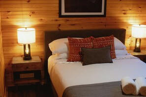 2 soverom, strykejern/-brett, reiseseng for barn og wi-fi (inkludert)