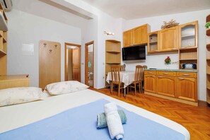 1 quarto, acesso à internet