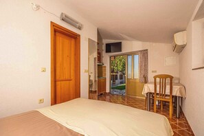 1 soveværelse, internetforbindelse