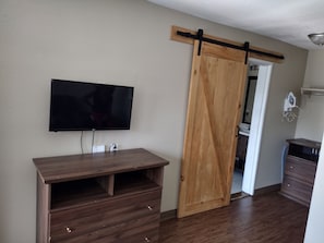 Free WiFi, bed sheets - Fairbridge Inn & Suites Richmond Hill (Richmond Hill)