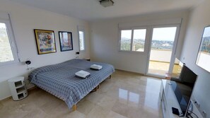 5 間睡房、熨斗/熨衫板、免費 Wi-Fi、床單