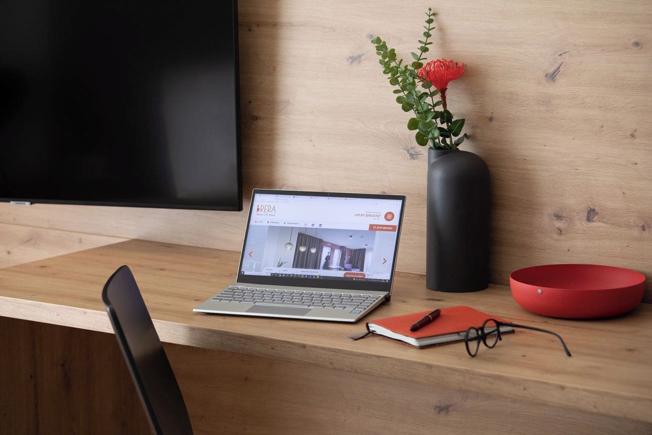 低過敏寢具、書桌、筆電工作空間、隔音