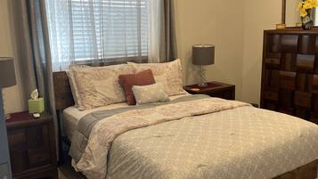 2 bedrooms, desk, iron/ironing board, free WiFi