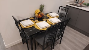 Deluxe Apartment, Accessible, Private Bathroom | Restaurant - MK Shortstay Deluxe - Flat 2 (Milton Keynes)