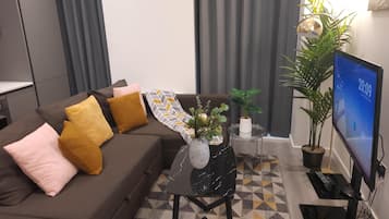 Deluxe Apartment, Accessible, Private Bathroom | Lounge