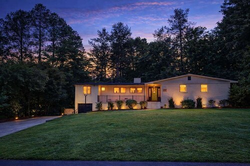 Spacious 4BR Near Pinehurst | Fire Pit + Games