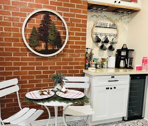 Dining - 3 King Beds I Stocked Kitchen I Firepit I Games (Southern Pines)