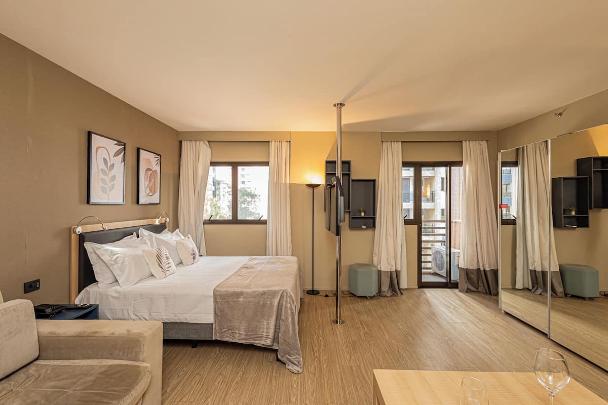 Premium Double Room | Laptop workspace, free WiFi, bed sheets