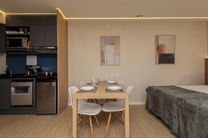 Laptop workspace, free WiFi, bed sheets - APS - Alpha Stay By Anora Spaces (Barueri)