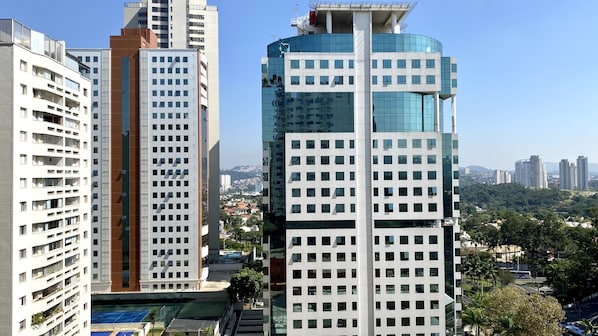Thành phố nhìn từ nơi lưu trú