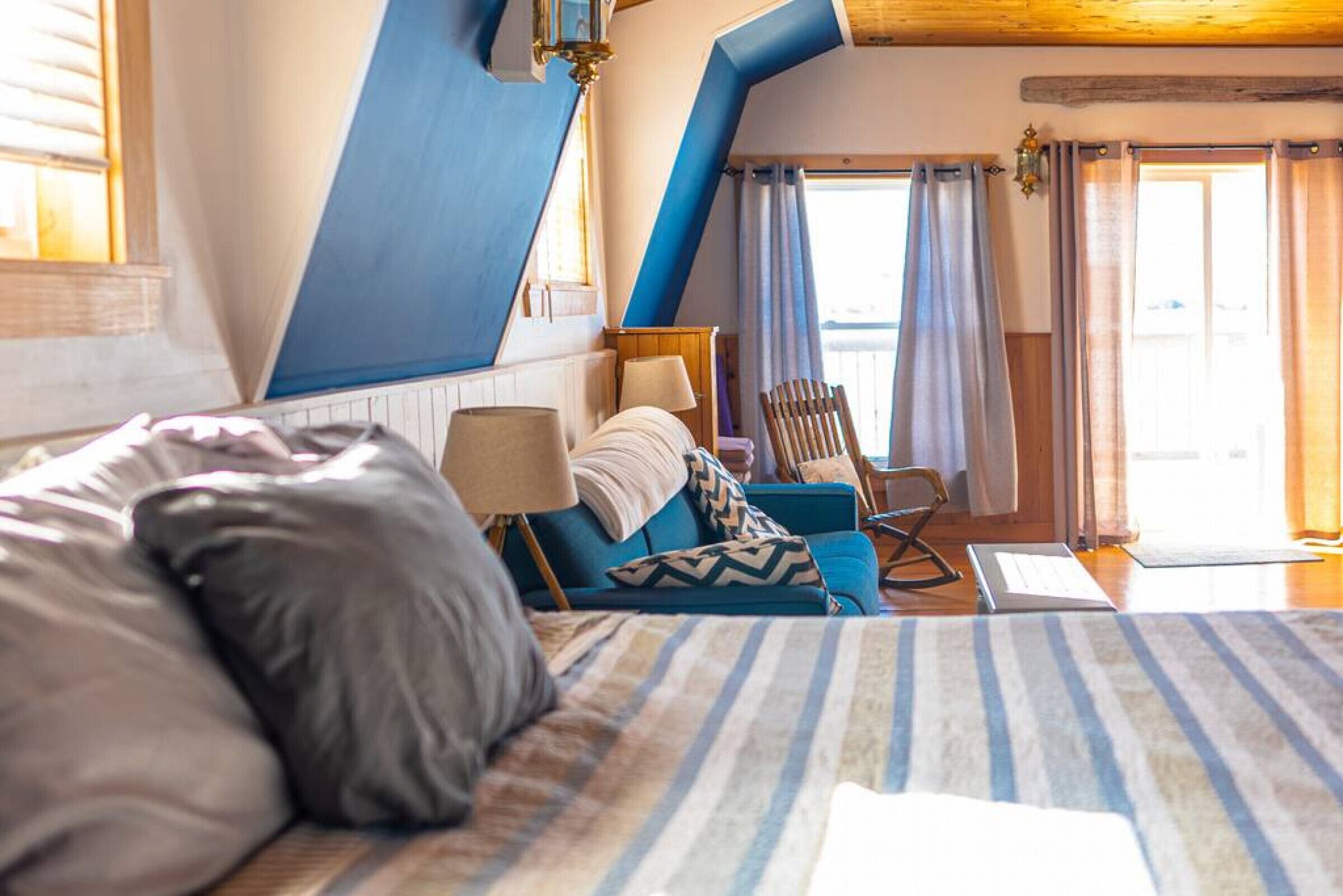 1 soverom, skrivebord, strykejern/-brett og wi-fi (inkludert)