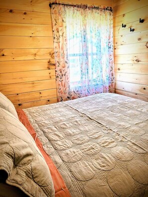 6 多间卧室、办公桌、熨斗/熨衣板、旅行婴儿床