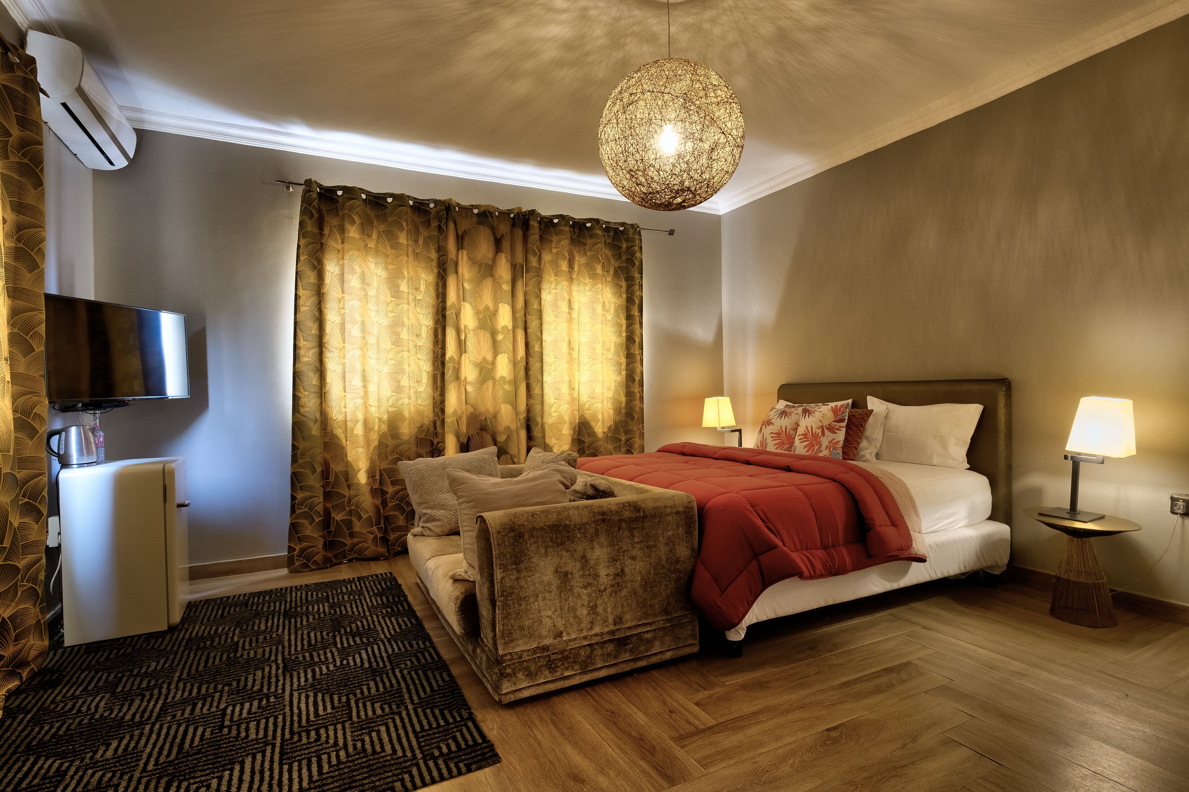 10 bedrooms, desk, iron/ironing board, free WiFi