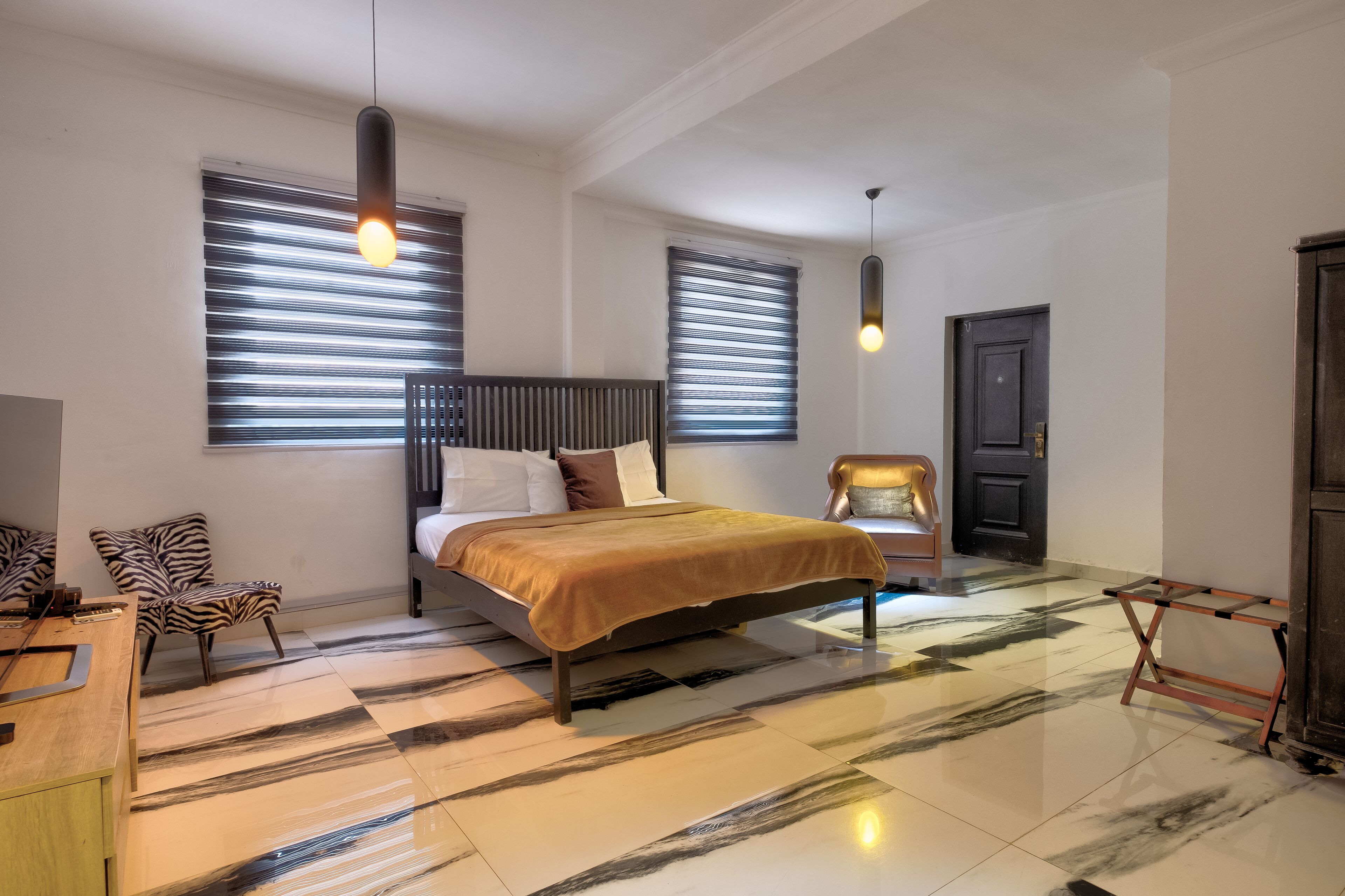 10 bedrooms, desk, iron/ironing board, free WiFi