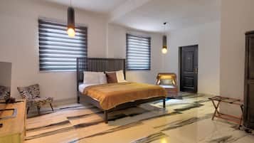 10 bedrooms, desk, iron/ironing board, free WiFi