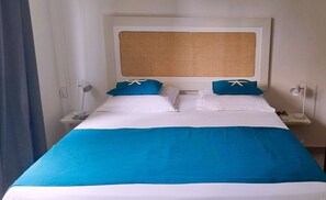 2 bedrooms, desk, iron/ironing board, travel crib