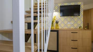 2 bedrooms, laptop workspace, iron/ironing board, free WiFi