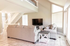 Flachbildfernseher, Videospielkonsole, Hulu, Streaming-Dienste