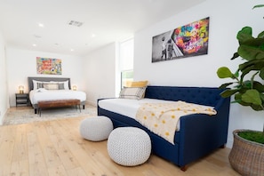 2 chambres, fer et planche à repasser, Wi-Fi, draps fournis