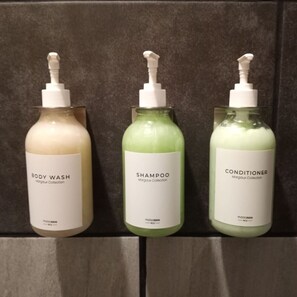 Douche, séchoir à cheveux