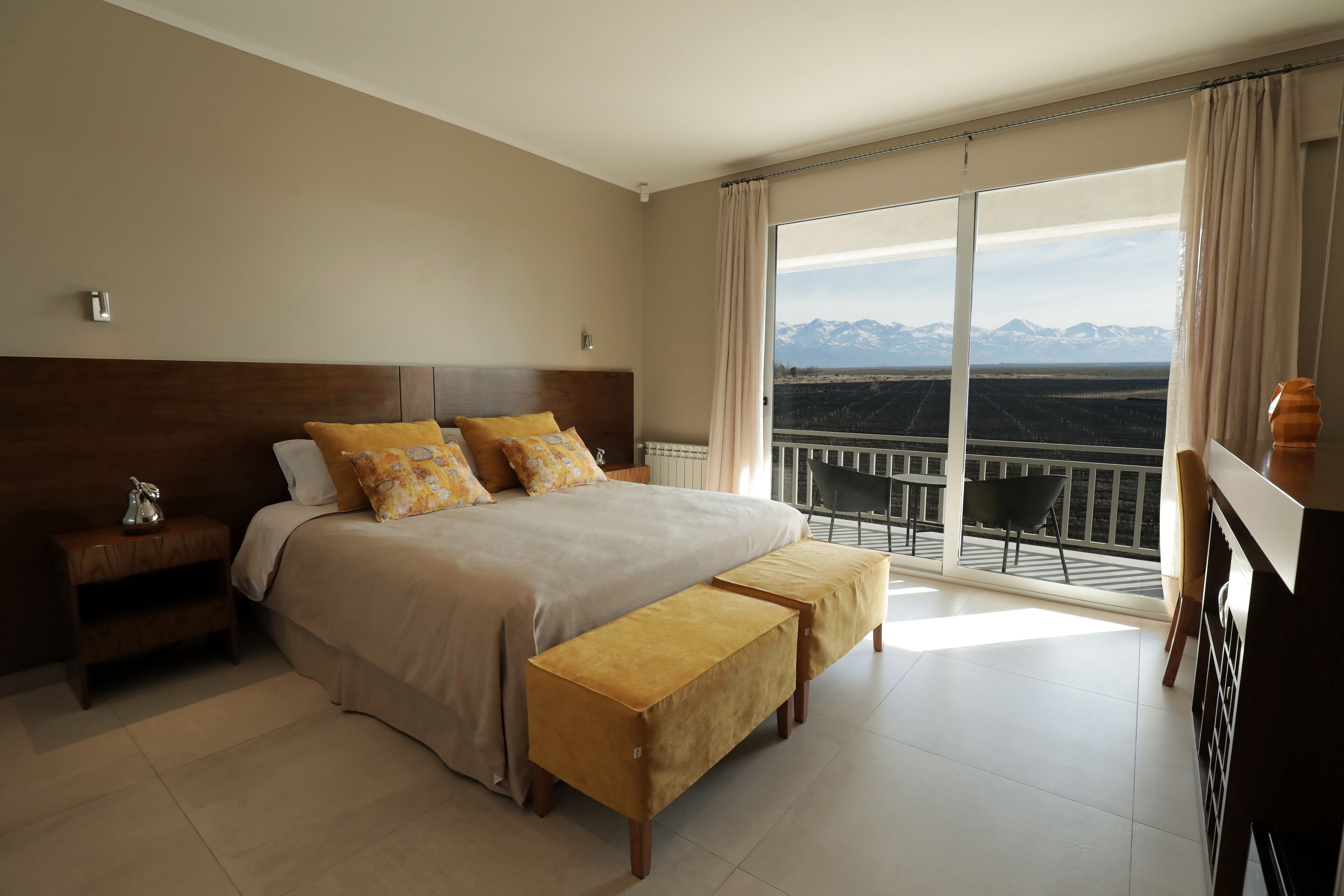 Standard-Doppel- oder -Zweibettzimmer | Bettwäsche aus ägyptischer Baumwolle, hochwertige Bettwaren, Minibar