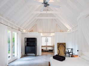 7 Schlafzimmer, Schreibtisch, Bügeleisen/Bügelbrett, WLAN