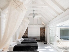 7 camere, una scrivania, ferro/asse da stiro, Wi-Fi