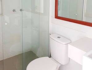 Toalhas de banho, papel higiênico