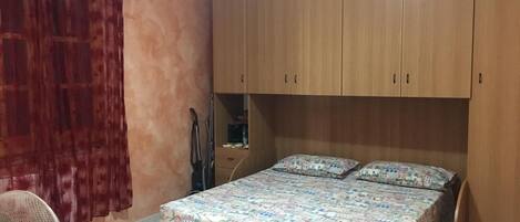 4 間睡房、熨斗/熨衫板、免費 Wi-Fi、床單