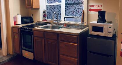 Austin Cove near subway, all shops, restaurants!