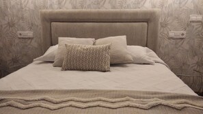 4 habitaciones, tabla de planchar con plancha, cuna de viaje y wifi 