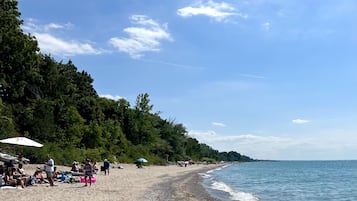 Beach nearby, sun loungers