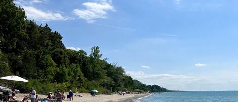 Beach nearby, sun-loungers